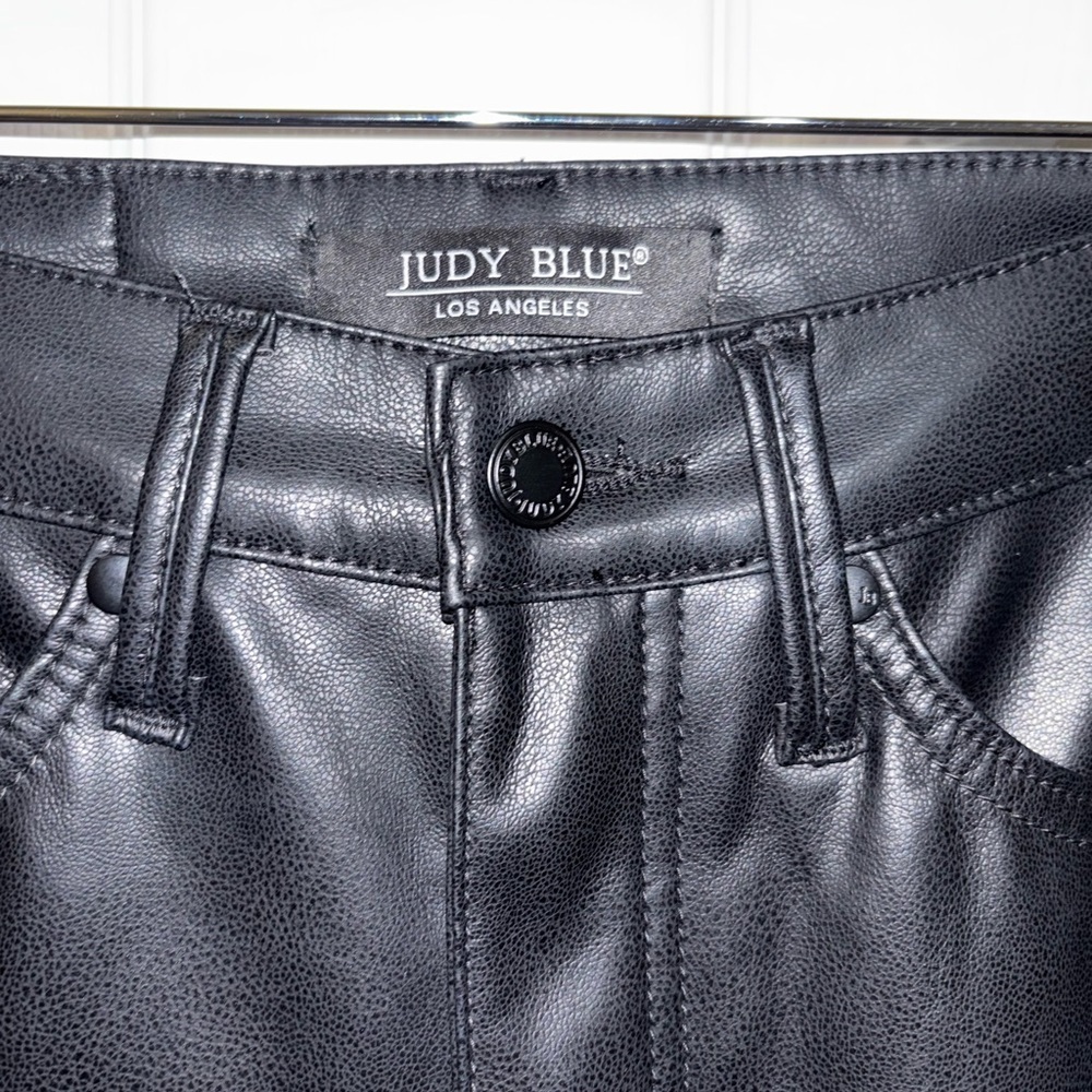 JUDY BLUE BLACK FAUX LEATHER TUMMY CONTROL HIGH RISE STRAIGHT SZ 26​​​​ - Picture 3 of 8